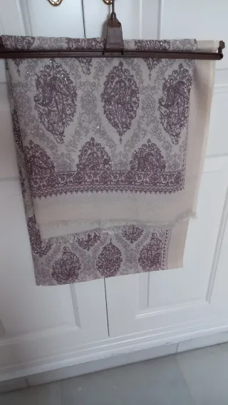 Pañuelo mujer con incrustaciones