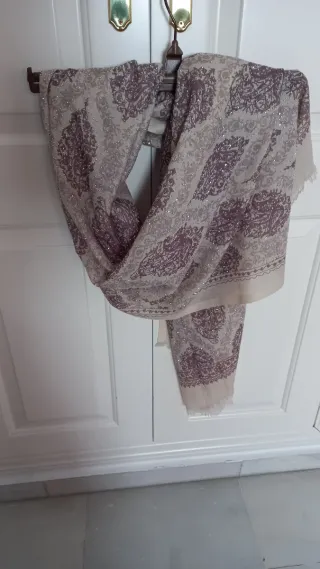 Pañuelo mujer con incrustaciones