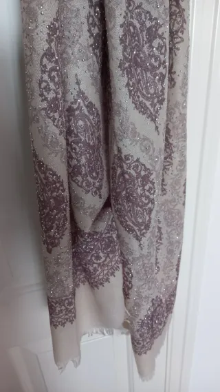 Pañuelo mujer con incrustaciones