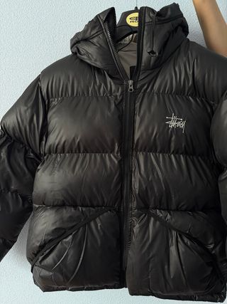 Cazadora Stüssy Negra con Capucha