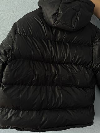 Cazadora Stüssy Negra con Capucha