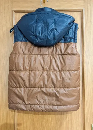 Chaleco reversible acolchado niño azul y marrón