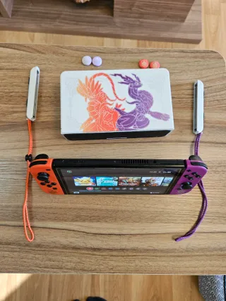 Nintendo Switch OLED Pokémon scarlatto/violetto