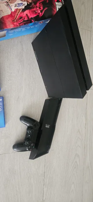 PS4 1TB Nera + 10 Giochi