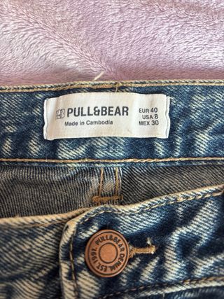 Pantalón vaquero desgastado