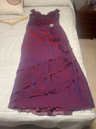 Vestido largo morado y rojo