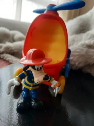 Goofy Bombero con su Helicóptero Disney