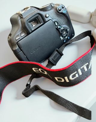 Canon EOS 600D + Objetivo 18-55mm