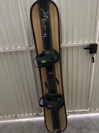 Tabla de Snow con fijaciones