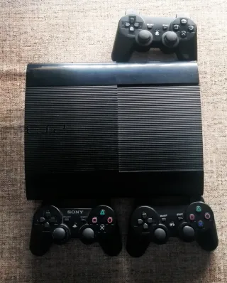 PlayStation 3 Super Slim Nera + Giochi