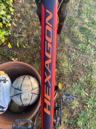 Bicicleta Hexagon Kross Roja y Negra