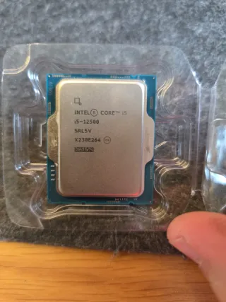 Intel Core i5-12500