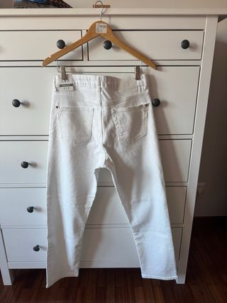 Pantalón vaquero blanco Zara Talla 40