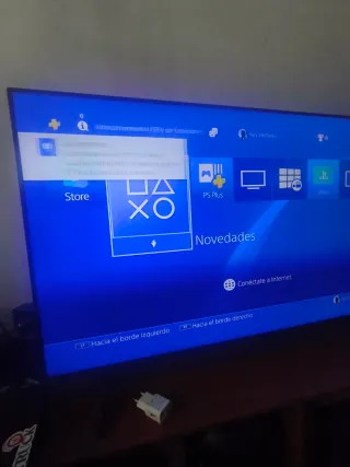 Consola PS4 con mando camuflaje