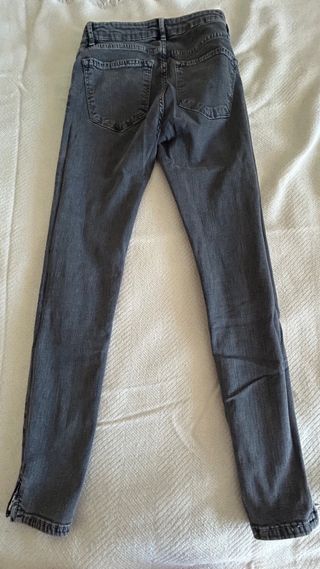 Jeans Zara Woman gris talla 34 tiro medio