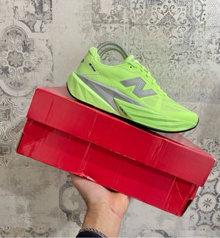 New Balance FuelCell Rebel v5 - Taglia 39