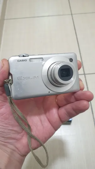 Casio Exilim EX-S12 Fotocamera Digitale 4GB