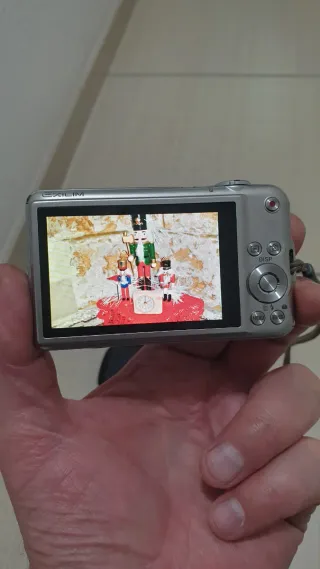 Casio Exilim EX-S12 Fotocamera Digitale 4GB