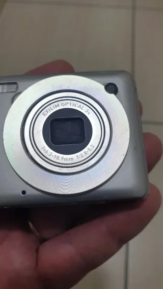 Casio Exilim EX-S12 Fotocamera Digitale 4GB