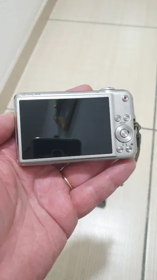 Casio Exilim EX-S12 Fotocamera Digitale 4GB