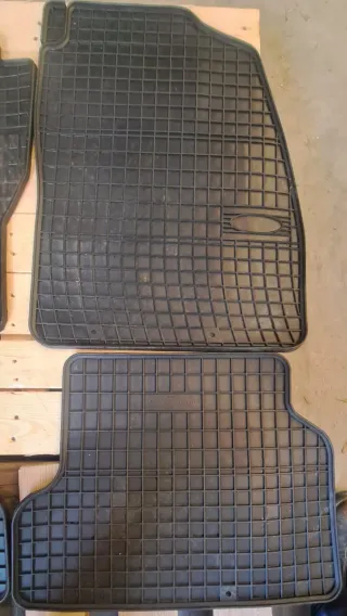 Alfombrillas Goma Ford Focus MK2 06-07