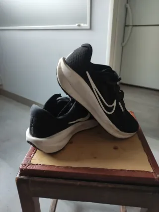 Zapatillas Nike Negras y Blancas