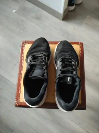 Zapatillas Nike Negras y Blancas