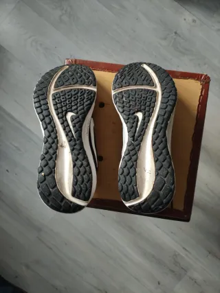 Zapatillas Nike Negras y Blancas