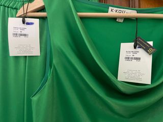 Conjunto K-Kou verde satinado elegante nuevo