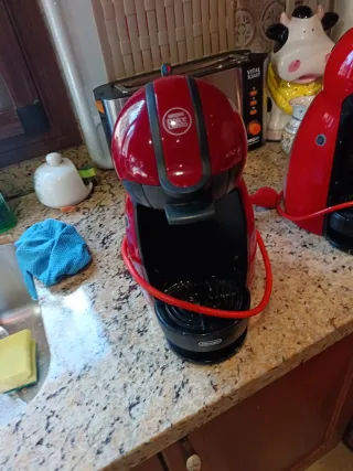Cafetera Dolce Gusto Roja