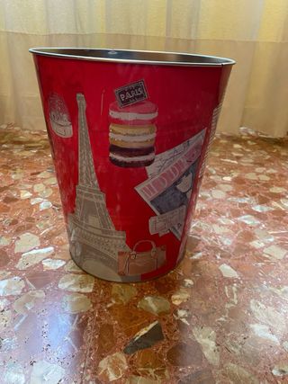Papelera lata Maison du Monde roja