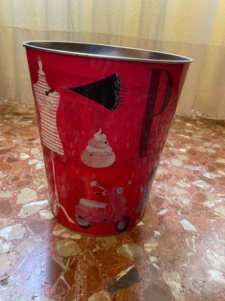 Papelera lata Maison du Monde roja