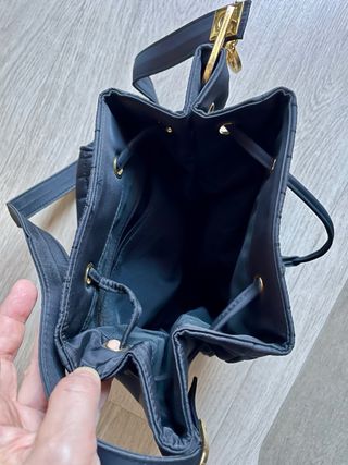 Bolso negro tipo saco