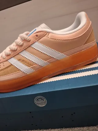 Zapatillas Adidas Retro Melocotón Suela Ámbar