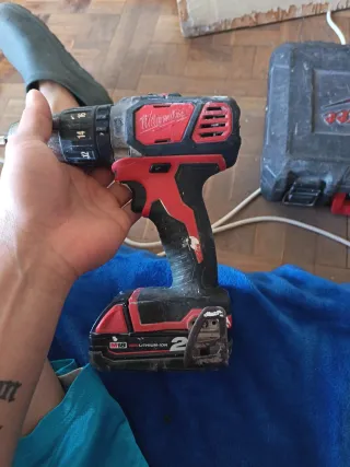 Taladro Milwaukee M18 Batería