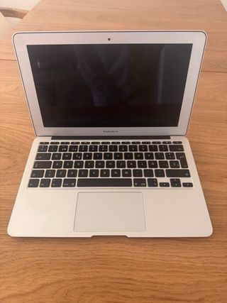 MacBook Air 11 con caja y cargador