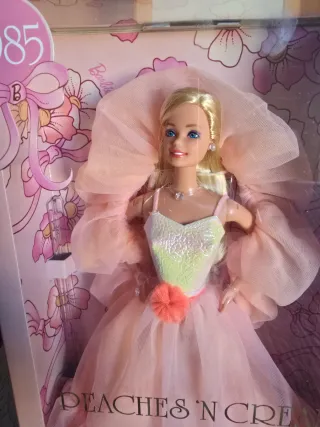 Riproduzione Barbie Signature Peaches 'n Cream