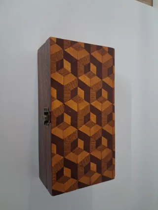 Caja decorada marquetería geométrica