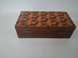 Caja decorada marquetería geométrica