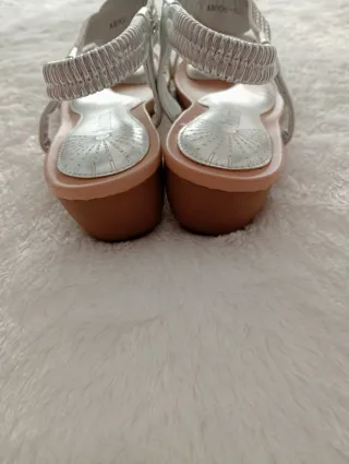 Preciosas sandalias plateadas!!!!