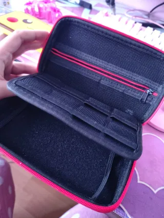 Nintendo 2DS Edizione Speciale Pikachu con giochi