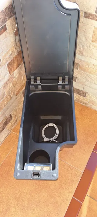 Reposabrazos Ford Focus MK2 06-07 Negro