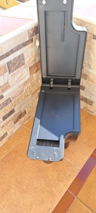 Reposabrazos Ford Focus MK2 06-07 Negro