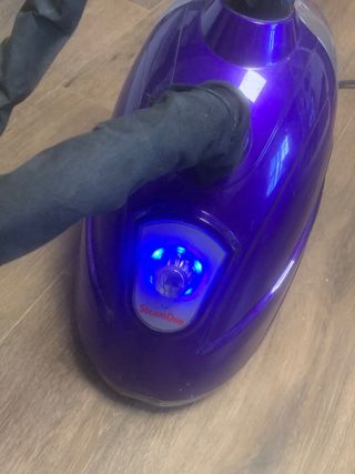 Plancha de vapor vertical SteamOne