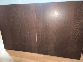 Mesa de comedor de madera y metal