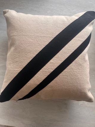 Cojín de lona 100% algodón beige y negro