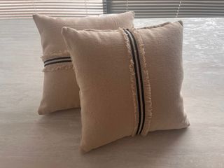 Cojín de lona 100% algodón beige y negro