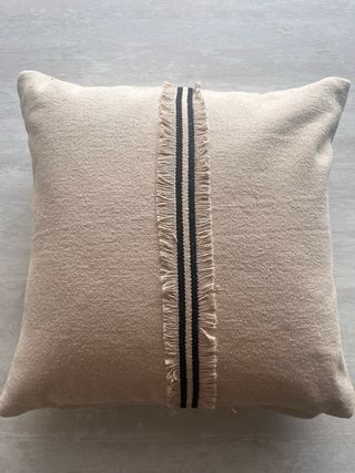 Cojín de lona 100% algodón beige y negro