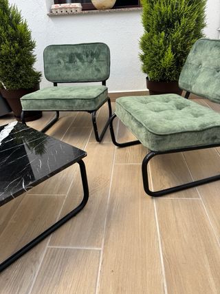 Butaca y mesa de mármol