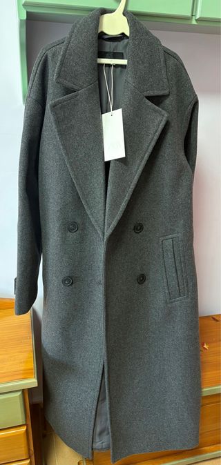 Abrigo midi Zara gris mujer